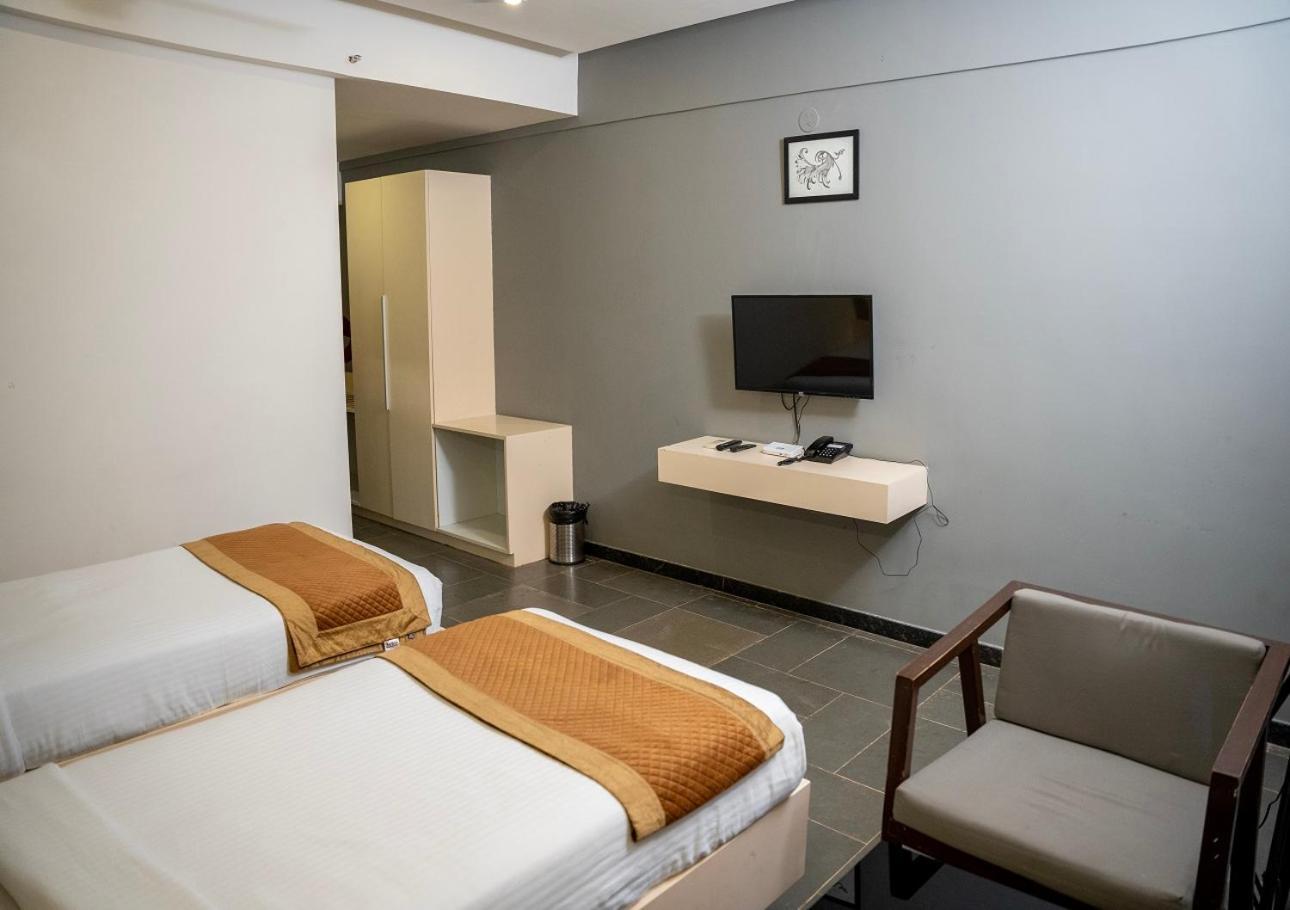 Hotel Dwarawata Dharwad Exteriér fotografie