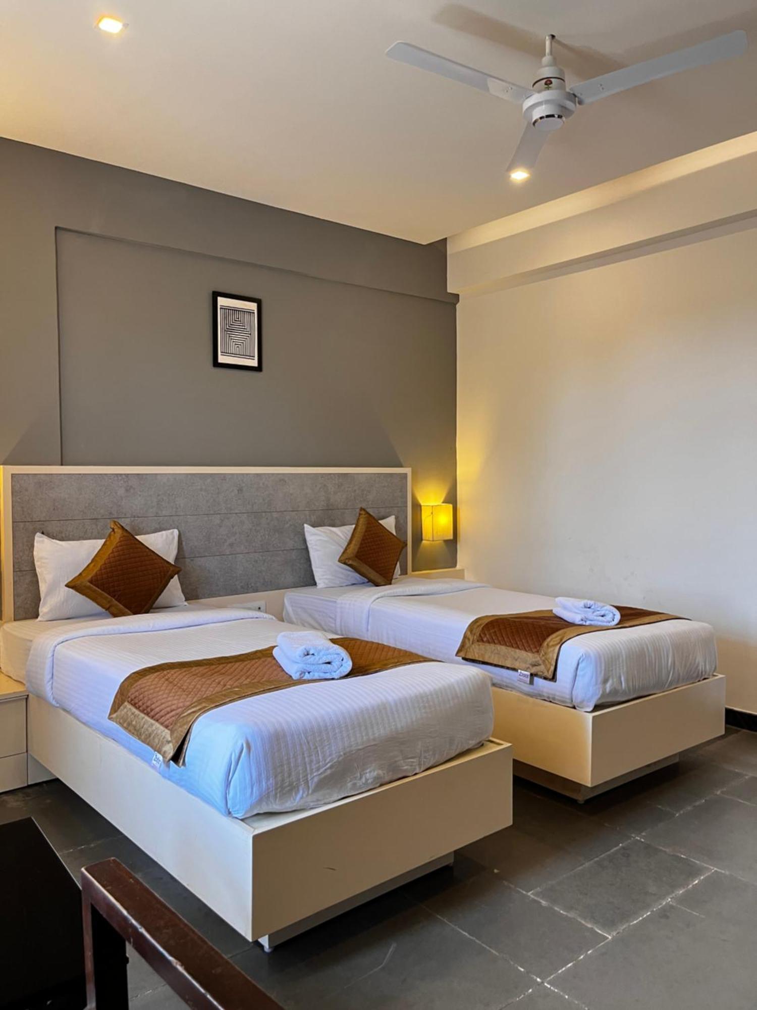 Hotel Dwarawata Dharwad Exteriér fotografie